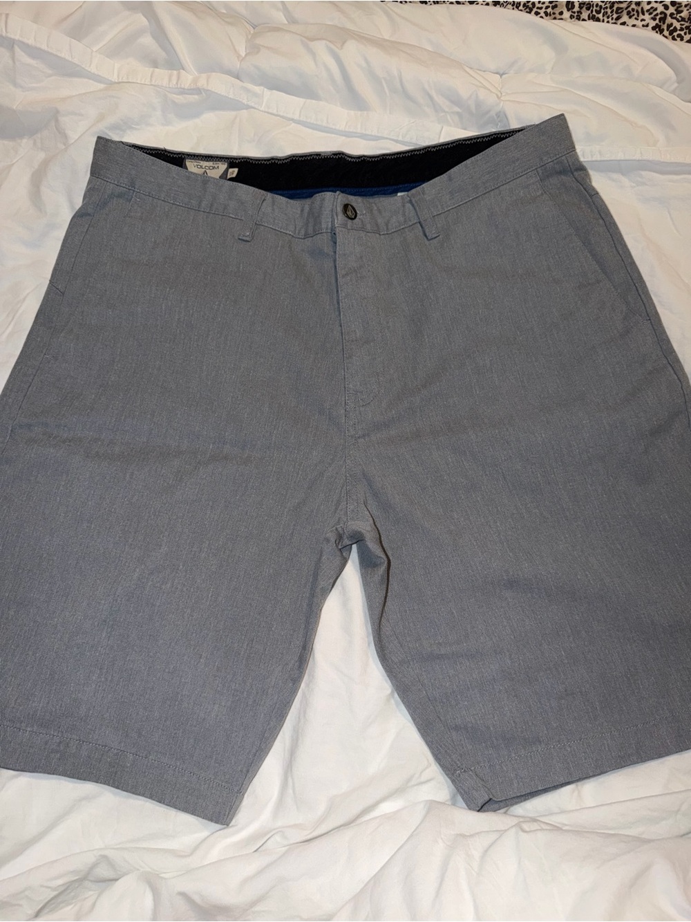 Volcom Men's Light Gray Flat-Front shorts
